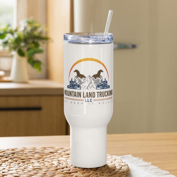 Travel mug with a handle